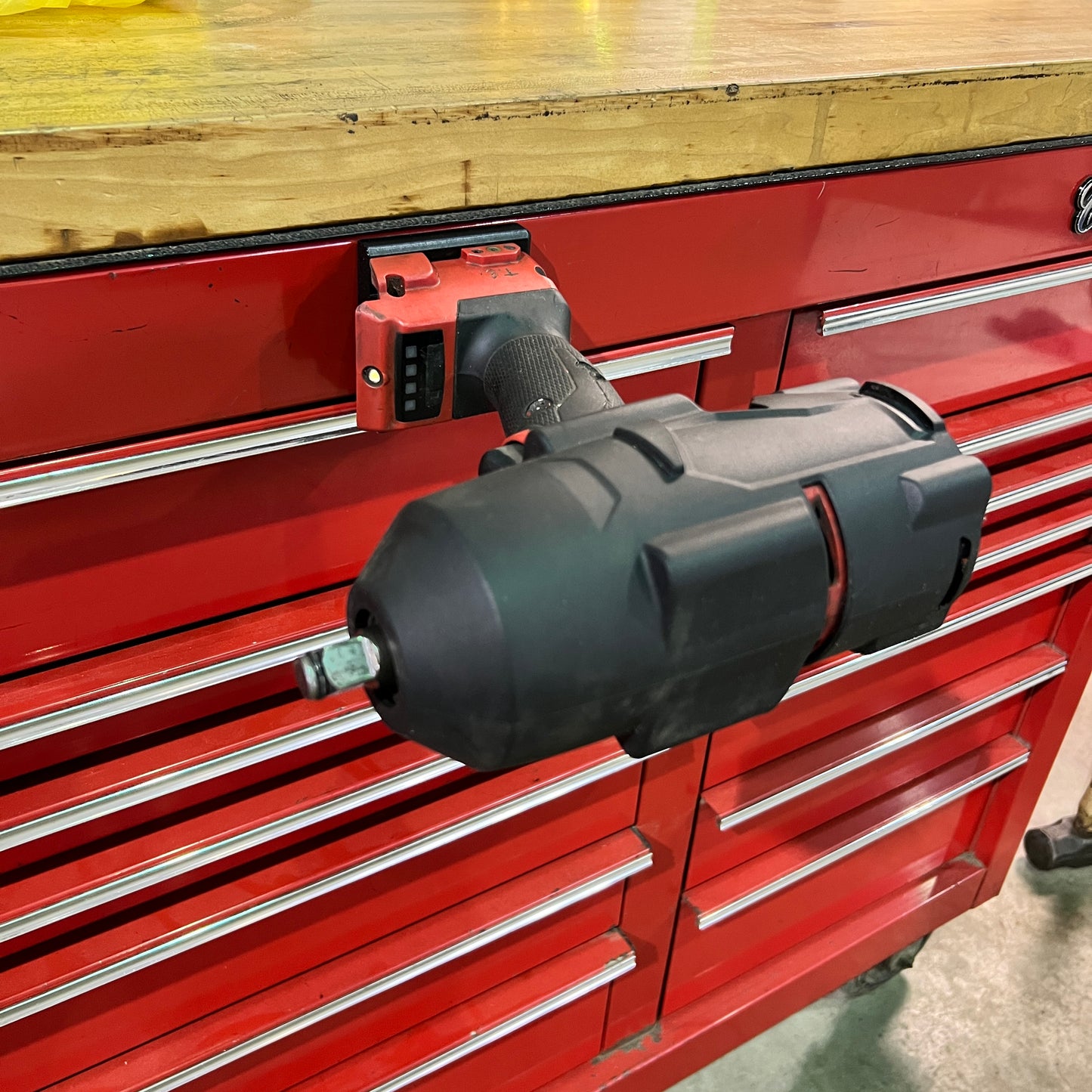 Milwaukee M18 Magnetic Tool Holder